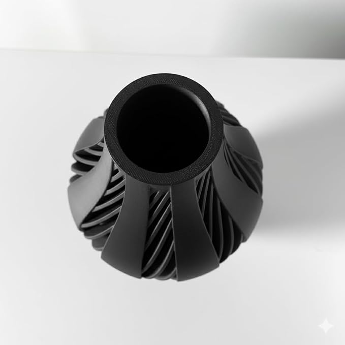 Yorio Vase