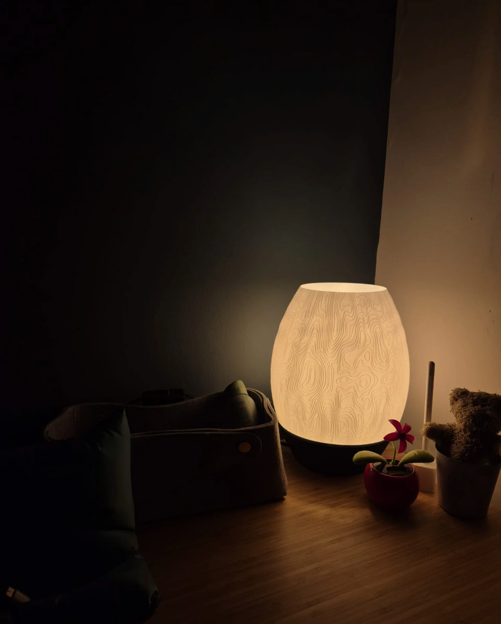 Oracle, desk lamp
